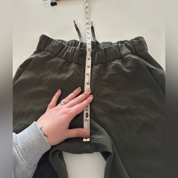 Rare Discontinued Lululemon On The Fly OTF Jogger Dark Olive Green 4 Woven - Picture 5 of 8